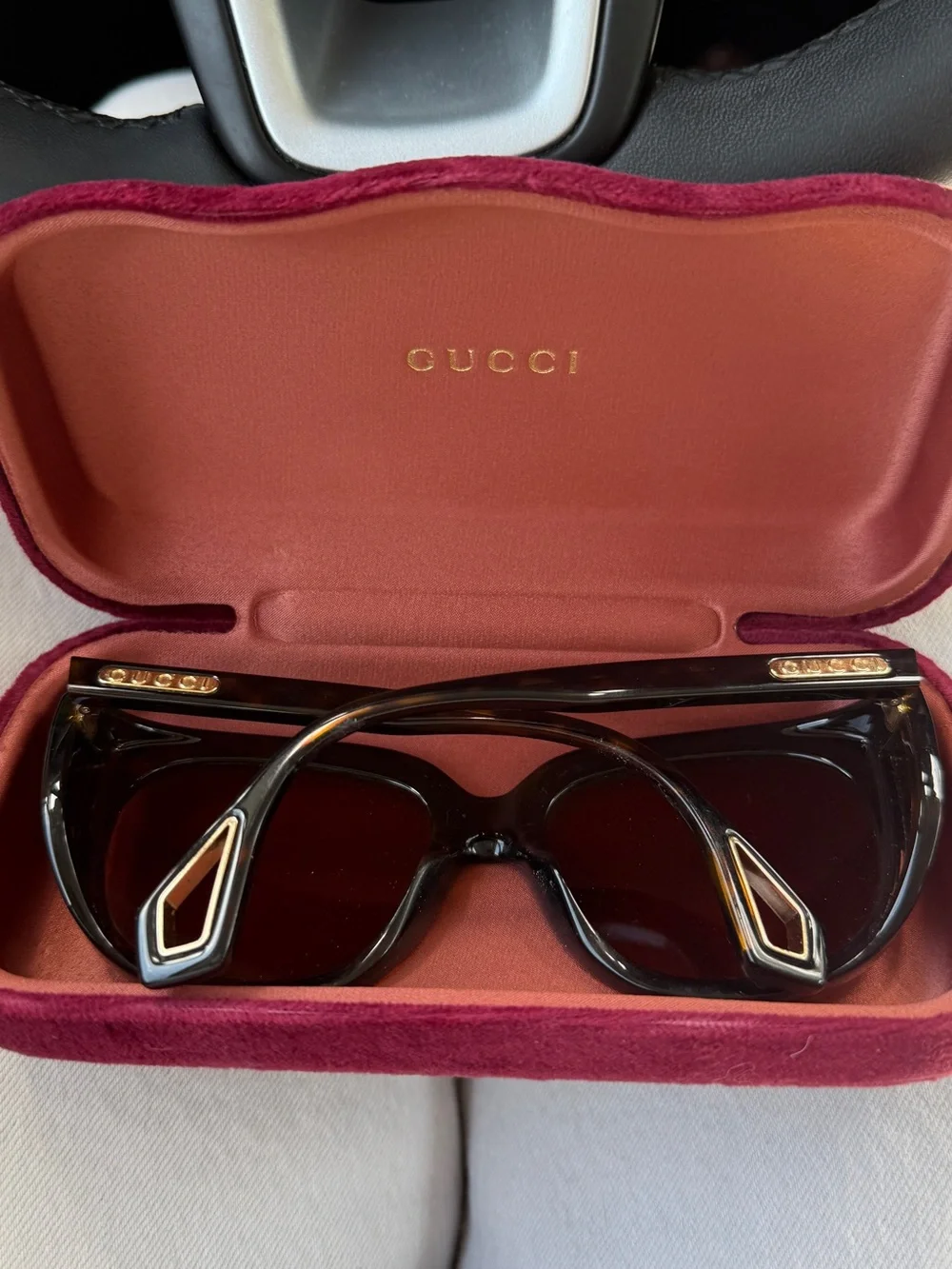 Gucci Black Women's Oversized Sunglasses